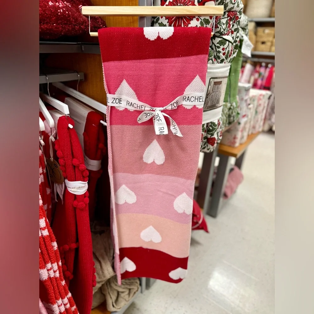 Rachel Zoe Pink Hearts Valentine Blanket - Picture 4 of 4